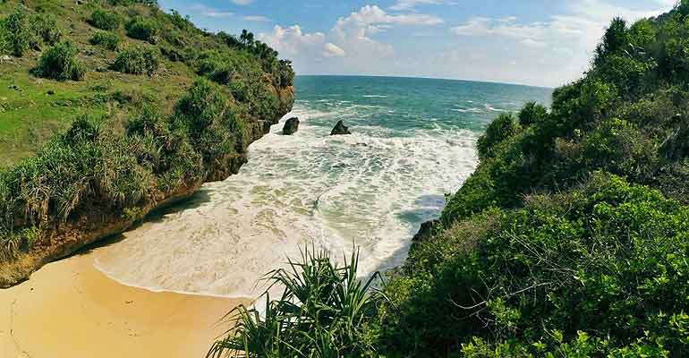Jogja Wisata : Pantai Srakung, ‘Surga’ Kecil yang Belum Banyak Dikunjungi