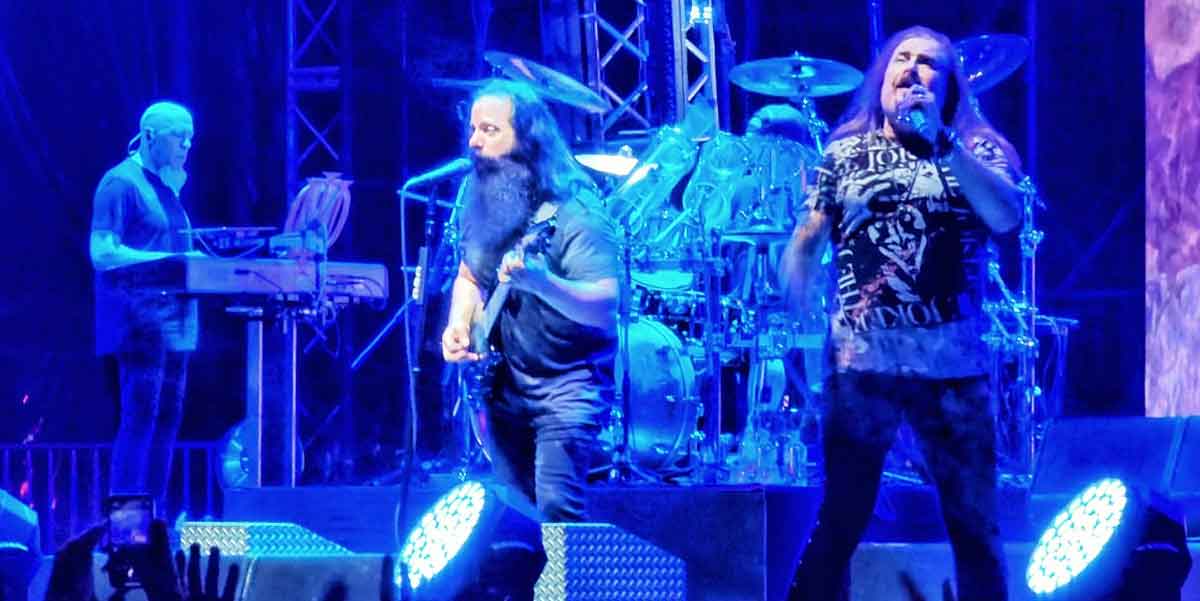 Ribuan Penonton Hadiri Konser Dream Theater “Top of The World Tour” di Kota Solo